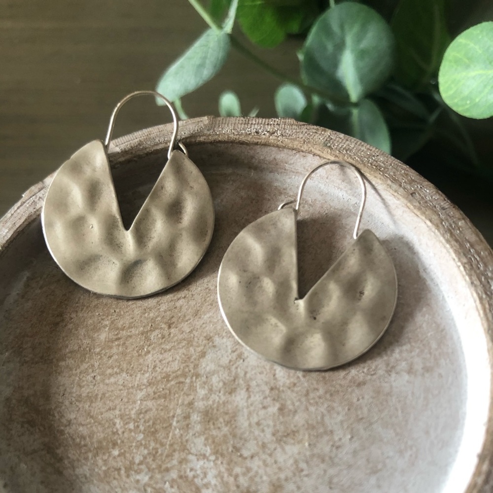🔨 Hammered Silver Disc Earrings 🔨